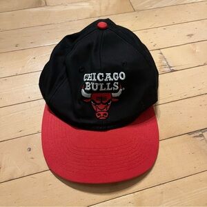 Vintage Chicago Bulls Hat Cap Snapback NBA Basketball Red Logo